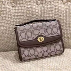 Coach KIP TURNLOCK CROSSBODY IN SIGNATURE JACQUARD
